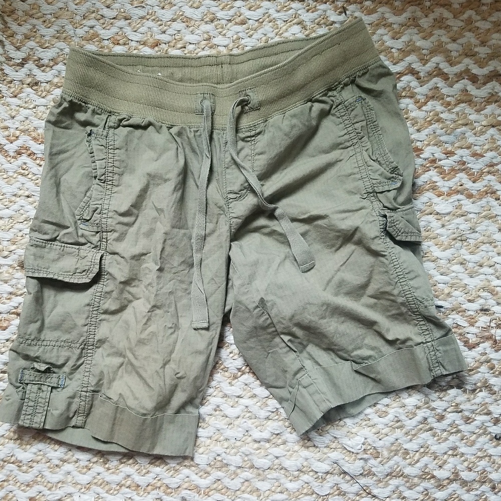 Old Navy green cargo shorts